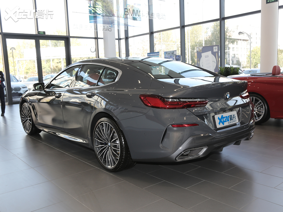 2019��R8ϵ���T 840i xDrive ���T�I��܇ M�\�����b