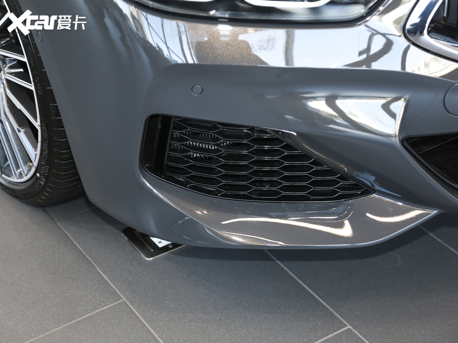 2019��R8ϵ���T 840i xDrive ���T�I��܇ M�\�����b