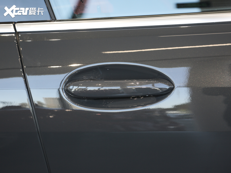 2019��R8ϵ���T 840i xDrive ���T�I��܇ M�\�����b