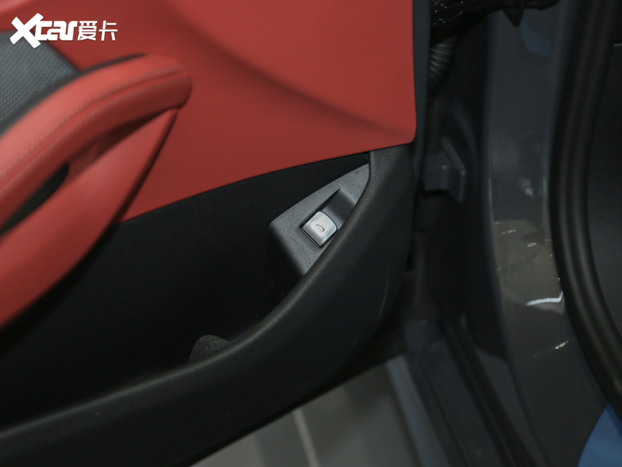 2019��R8ϵ���T 840i xDrive ���T�I��܇ M�\(y��n)�����b