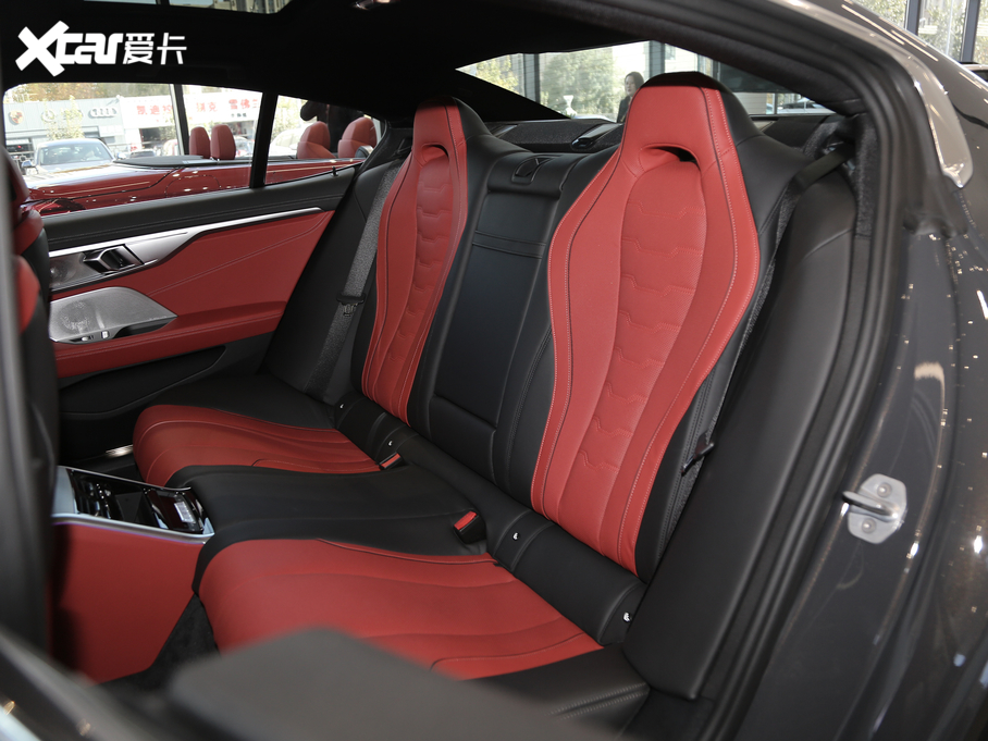 2019R8ϵT 840i xDrive TI܇ M\b