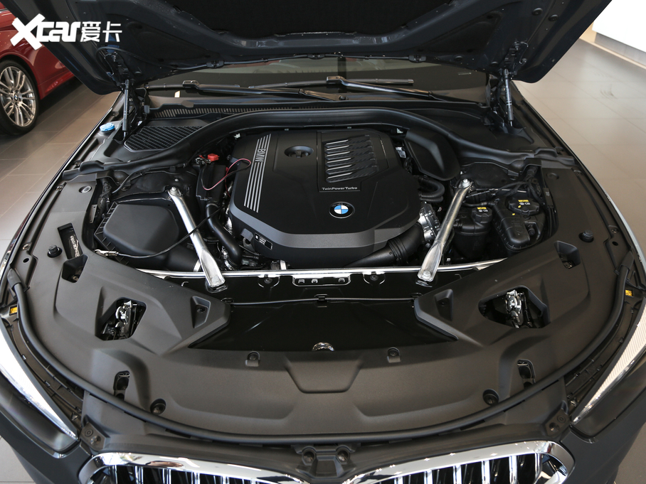 2019��R8ϵ���T 840i xDrive ���T�I��܇ M�\�����b