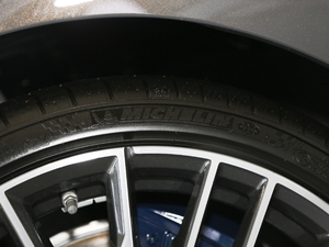 2019840i xDrive TI܇ M\(yn)(dng)b (x)(ji)^