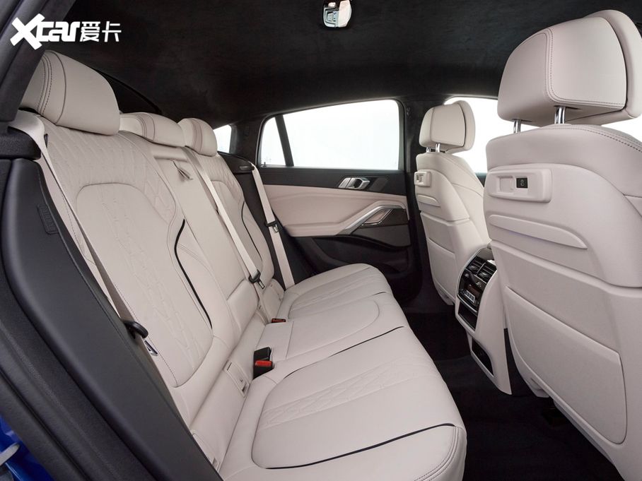 2020��RX6 M50i