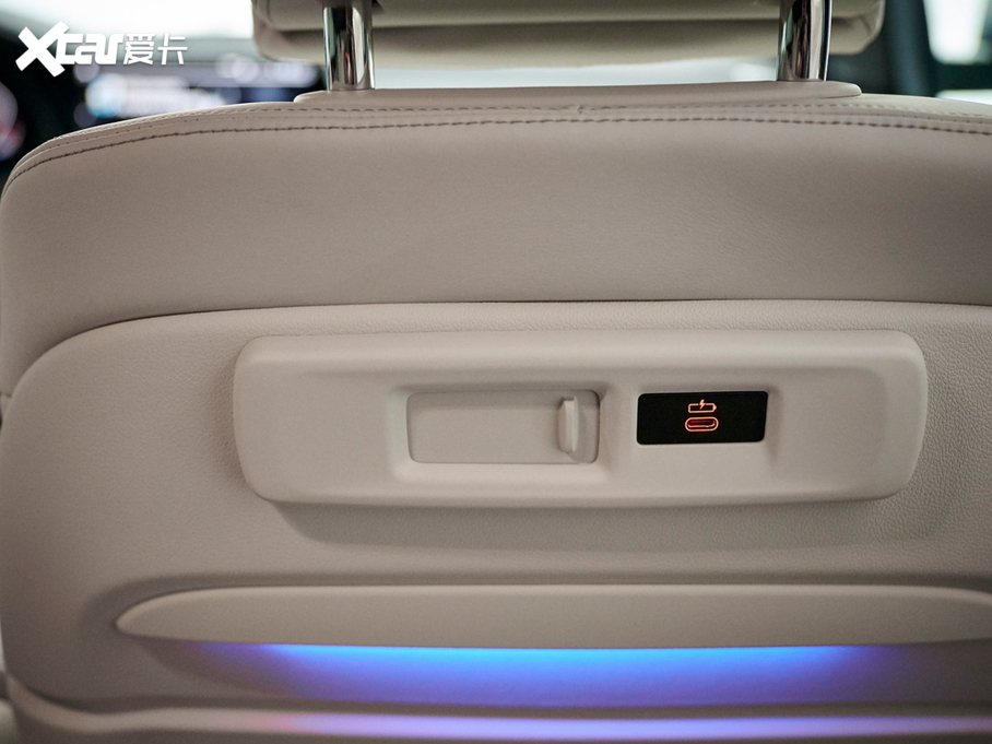 2020��RX6 M50i