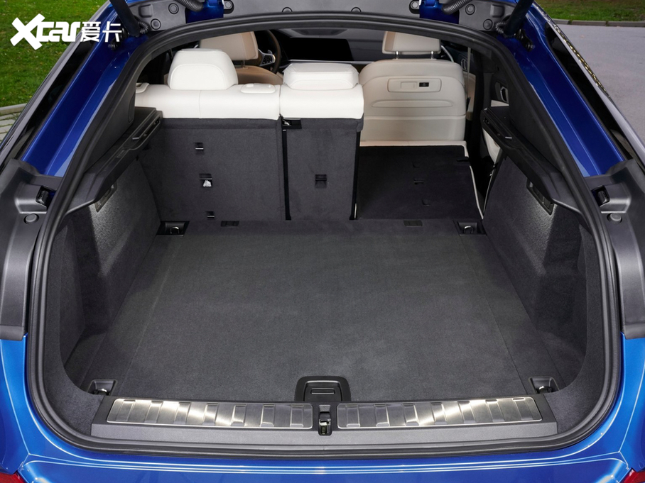 2020��RX6 M50i