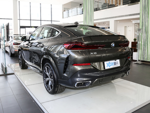 2020xDrive40i  M\b w^