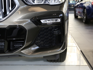 2020xDrive40i  M\b ^