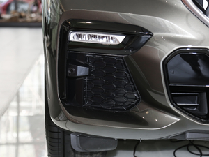 2020xDrive40i  M\b ^