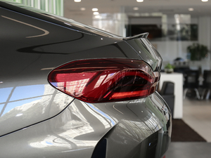 2020xDrive40i  M\b ^