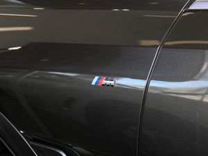 2020xDrive40i  M\b ^