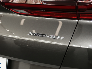 2020xDrive40i  M\b ^