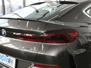 2020xDrive40i  M\b ^