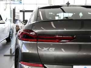 2020xDrive40i  M\b ^