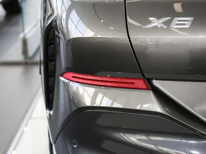 2020xDrive40i  M\b ^