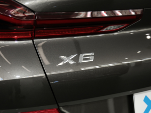 2020xDrive40i  M\b ^