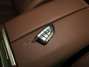 2020xDrive40i  M\(yn)b 