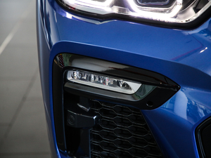 2020xDrive40i  M\b ^