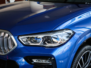 2020xDrive40i  M\b ^