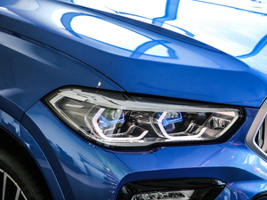 2020xDrive40i  M\b ^