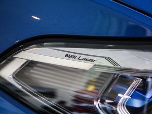 2020xDrive40i  M\b ^