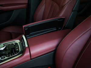 2020xDrive40i  M\b g