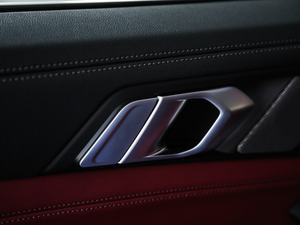 2020xDrive40i  M\b g