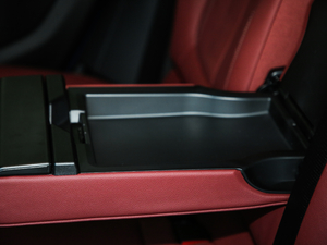 2020xDrive40i  M\b g