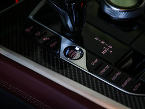 2020xDrive40i  M\b п؅^