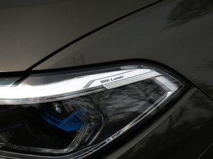 2020xDrive40i  M\b ^