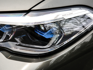 2020xDrive40i  M\b ^