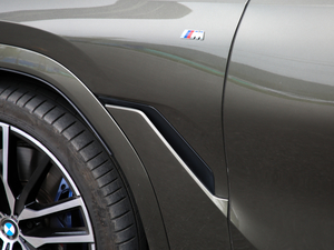 2020xDrive40i  M\b ^