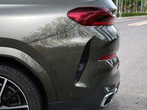 2020xDrive40i  M\b ^