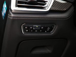 2020xDrive40i  M\(yn)(dng)b g