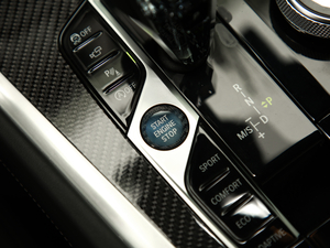 2020xDrive40i  M\b п؅^