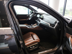 2020xDrive30i M\b п؅^