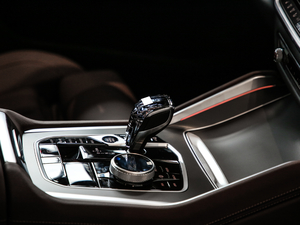 2020xDrive30i M\b п؅^