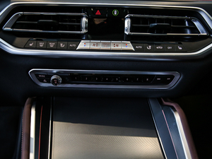 2020xDrive30i M\b п؅^