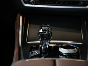 2020xDrive30i M\b п؅^