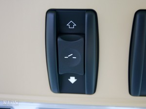 2010款sDrive 18i 空间座椅