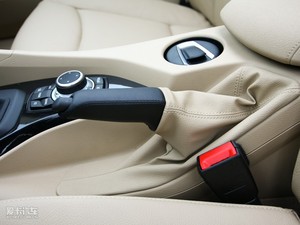 2010款sDrive 18i 驻车制动器