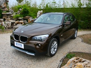 2010款xDrive 25i 左前45度