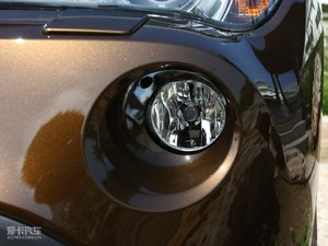 2010款xDrive 25i 前雾灯