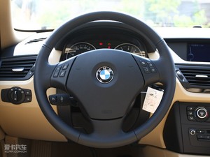 2010款xDrive 25i 方向盘