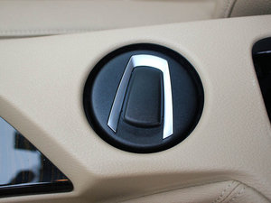 2010款xDrive 28i 空间座椅