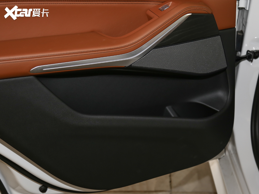 2020RX7 xDrive40i  M\b