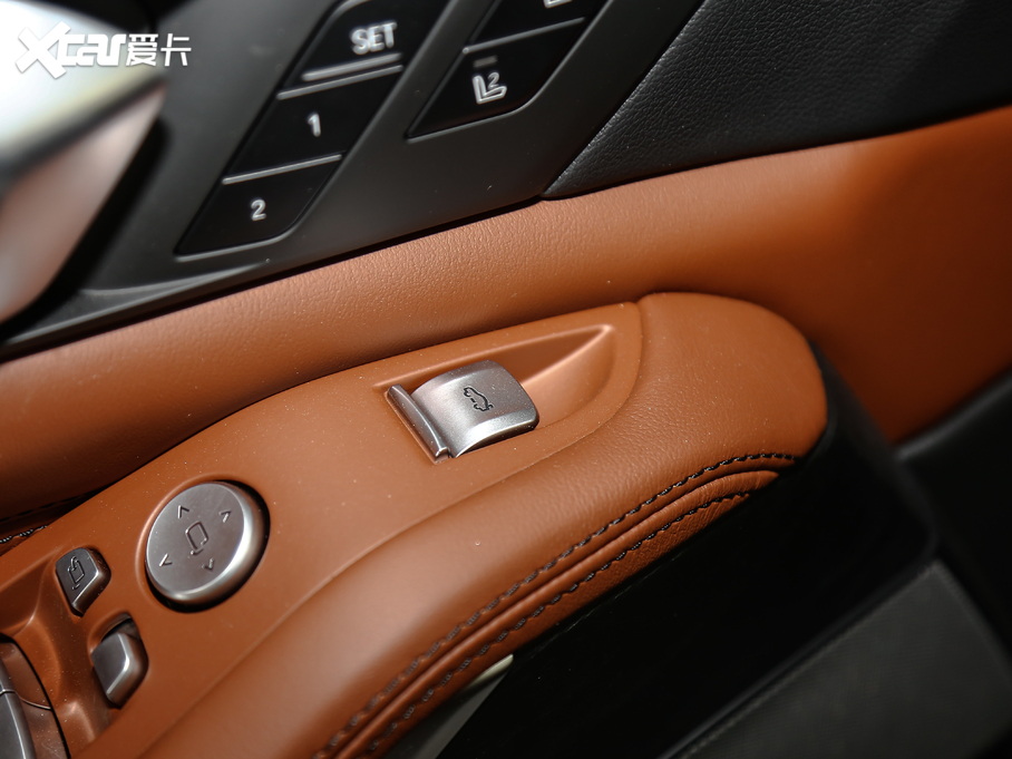 2020RX7 xDrive40i  M\b