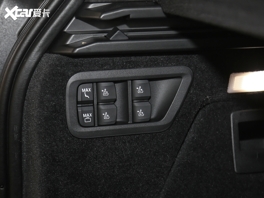 2020RX7 xDrive40i  M\b