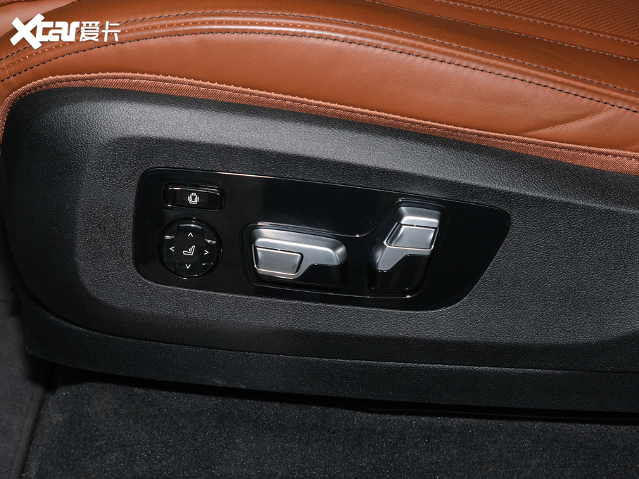 2020RX7 xDrive40i  Ab