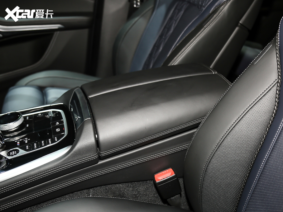 2020RX7 xDrive M50i xҹذ